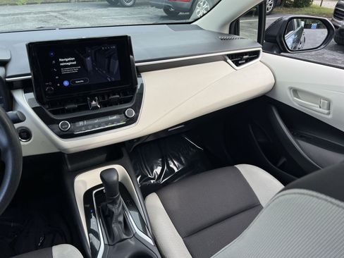 Used 2024 Toyota Corolla LE FWD image 30