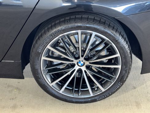 Used 2023 BMW 540i w/ Premium Package image 33