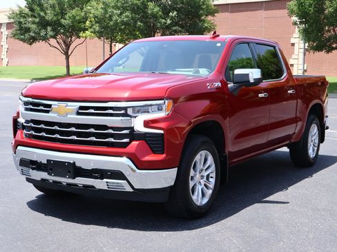 Used 2024 Chevrolet Silverado 1500 LTZ w/ LTZ Premium Package AWD/4WD image 33
