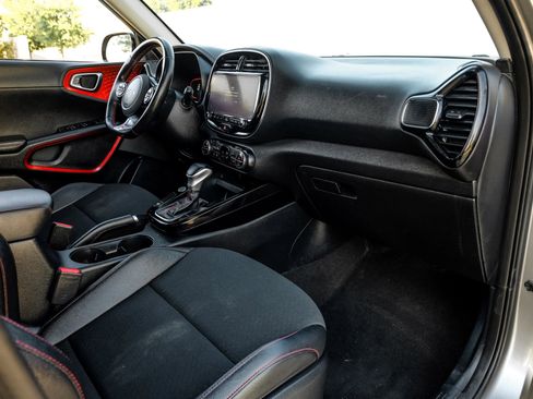 Used 2023 Kia Soul GT-Line image 21