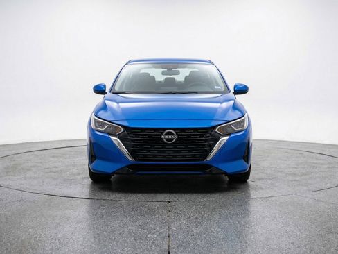 Used 2025 Nissan Sentra SV image 2