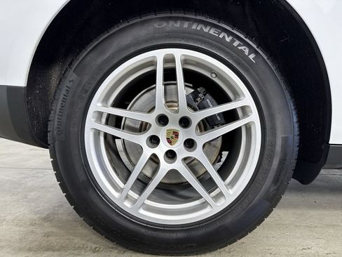 Certified 2020 Porsche Macan AWD/4WD image 16