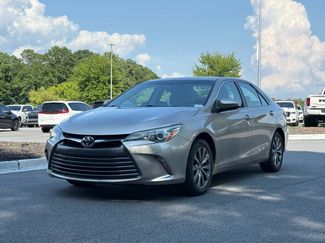 Used 2016 Toyota Camry XLE w/ Moonroof Package FWD video 1
