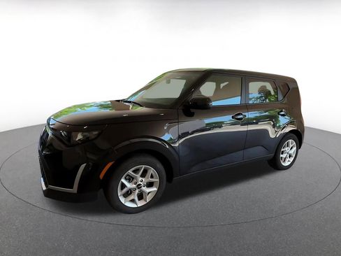 Used 2025 Kia Soul LX w/ LX Technology Package FWD image 7