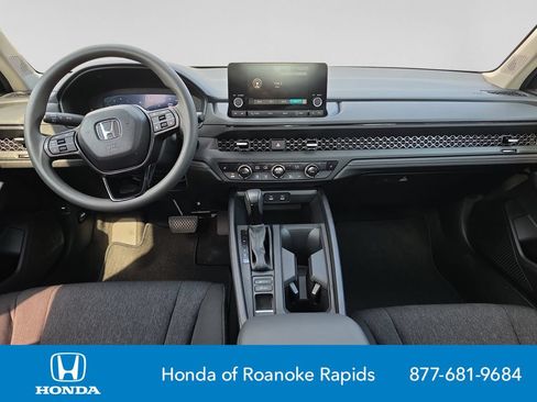 Used 2025 Honda Accord SE image 12