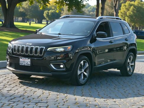 Used 2019 Jeep Cherokee Limited FWD image 4