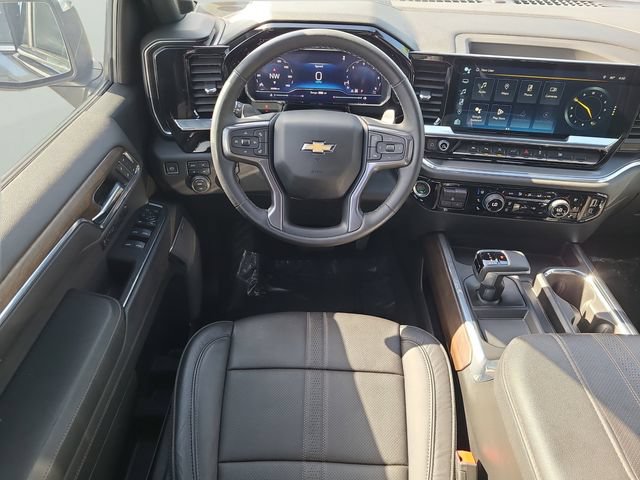 Used 2024 Chevrolet Silverado 1500 High Country w/ High Country Premium Package AWD/4WD image 10