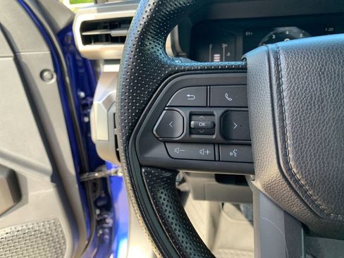 Used 2025 Toyota Tacoma SR5 AWD/4WD image 28