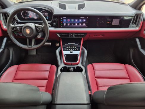 Certified 2026 Porsche Cayenne AWD/4WD image 19