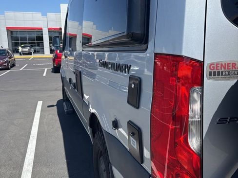 Used 2020 Mercedes-Benz Sprinter 2500 image 3