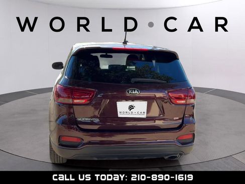 Used 2019 Kia Sorento LX w/ 3rd Row, Keyless Entry, image 6