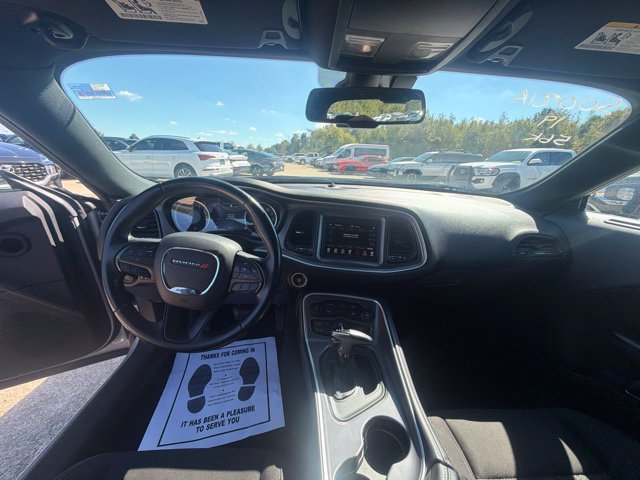 Used 2019 Dodge Challenger SXT RWD image 11