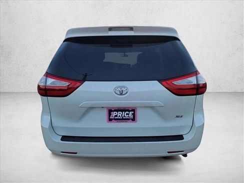 Used 2016 Toyota Sienna XLE image 6