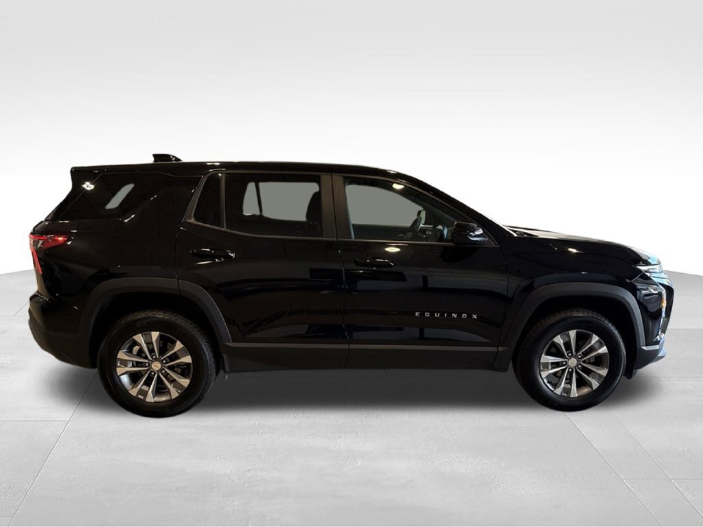 Used 2025 Chevrolet Equinox LT AWD/4WD image 8