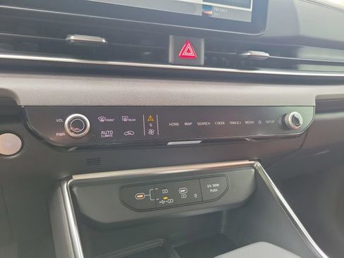 New 2026 Kia Carnival EX image 24