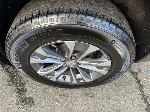 Used 2025 Chevrolet Equinox LT image 30