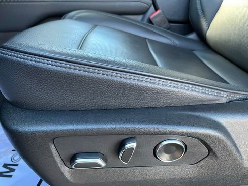 Used 2025 GMC Yukon Denali image 15