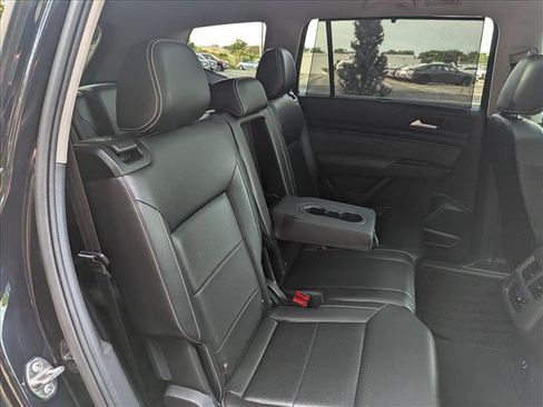 Used 2023 Volkswagen Atlas SE w/ Panoramic Sunroof Package FWD image 17
