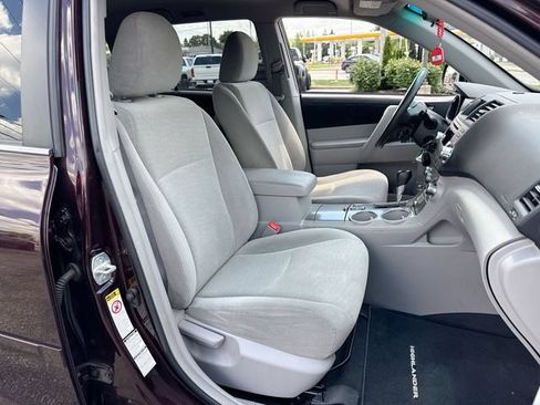 Used 2012 Toyota Highlander 4WD w/ Tech Pkg image 25