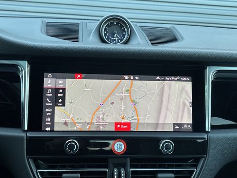 Certified 2025 Porsche Macan image 20