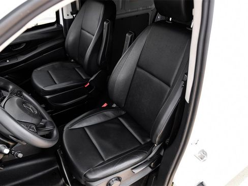 Used 2023 Mercedes-Benz Metris image 31