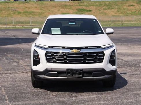 Used 2025 Chevrolet Equinox LT FWD image 4
