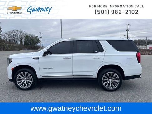 Used 2021 GMC Yukon Denali w/ Denali Premium Package image 8