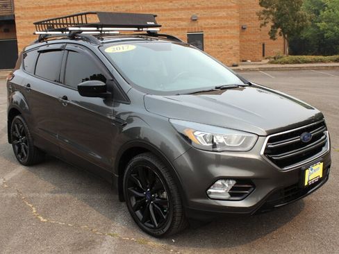 Used 2017 Ford Escape SE w/ SE Sport Appearance Package AWD/4WD image 1