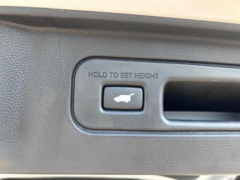 New 2025 Honda Pilot Touring image 5