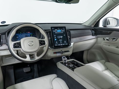 New 2026 Volvo XC90 T8 Ultra w/ Protection Package Premier AWD/4WD image 16