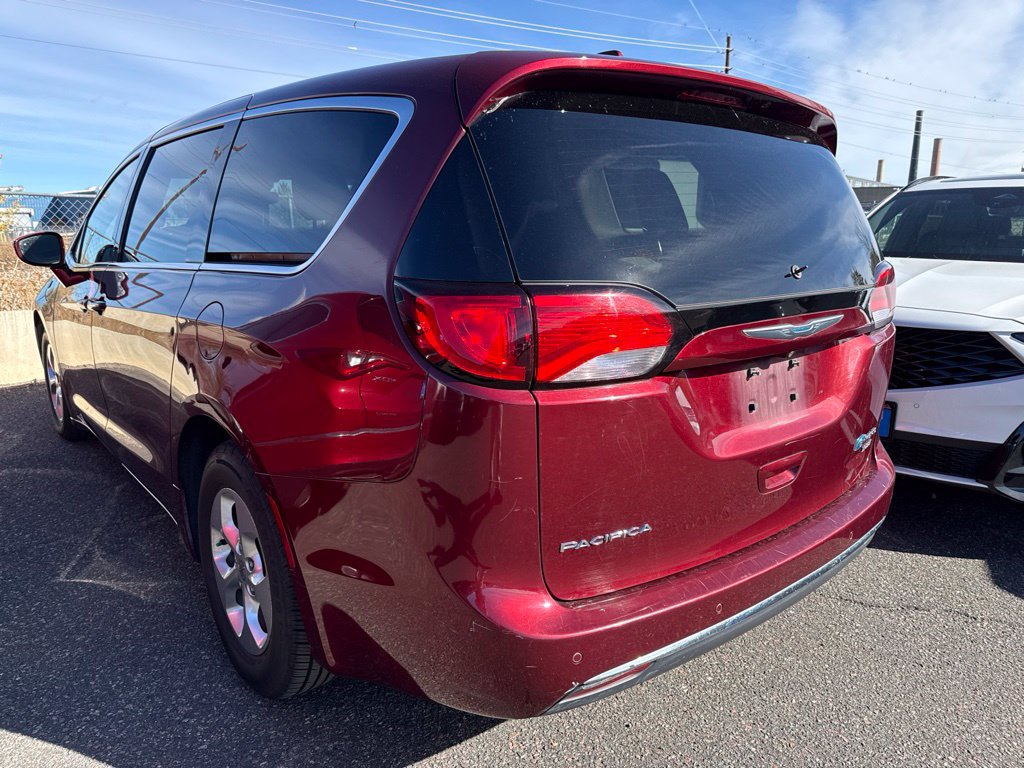 Used 2018 Chrysler Pacifica Touring Plus FWD image 2