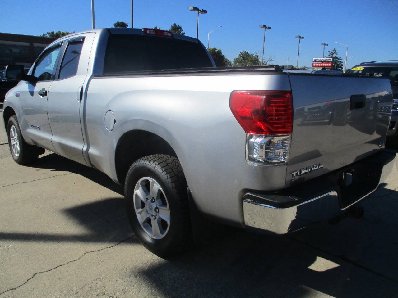 Used 2011 Toyota Tundra 4x4 Double Cab w/ Tow Pkg image 4