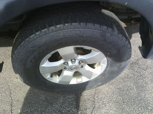 Used 2011 Nissan Frontier SV w/ SV Premium Utility Pkg image 7