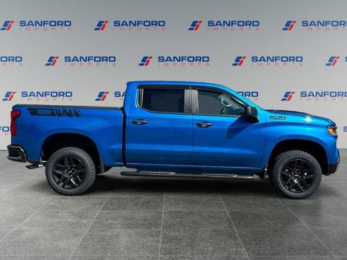 Used 2022 Chevrolet Silverado 1500 Custom Trail Boss w/ LPO, Dark Essentials Package AWD/4WD image 6
