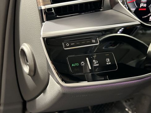 Used 2024 Audi A8 L 3.0T image 32