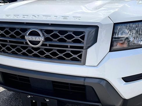 Used 2024 Nissan Frontier SV AWD/4WD image 38