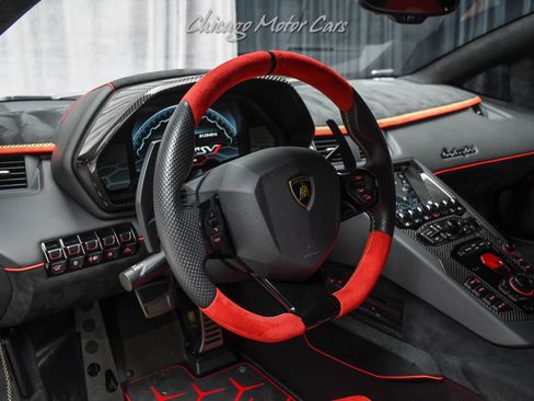 Used 2019 Lamborghini Aventador SVJ AWD/4WD image 8