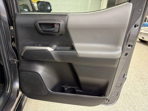 Used 2022 Toyota Tacoma SR5 w/ Technology Package image 67