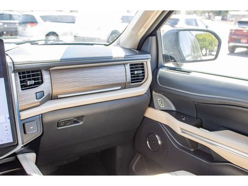 Used 2024 Ford Expedition Limited AWD/4WD image 51