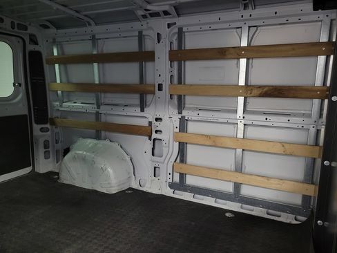 Used 2025 RAM ProMaster 2500 w/ U-Haul Equipment Group FWD image 34