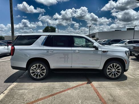 New 2026 GMC Yukon Denali w/ Advanced Technology Package AWD/4WD image 10
