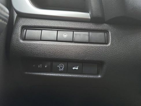 Used 2024 Nissan Rogue SV FWD image 10