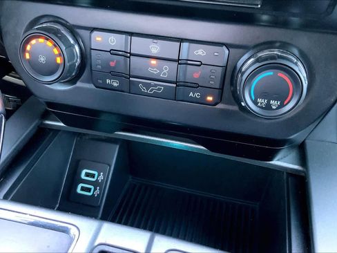 Used 2017 Ford F150 XLT w/ Equipment Group 302A Luxury AWD/4WD image 28