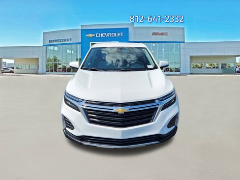 Used 2023 Chevrolet Equinox LT image 2