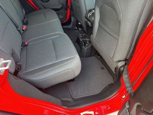 Used 2024 Jeep Wrangler Unlimited Sport AWD/4WD image 31