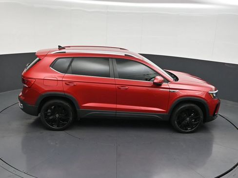 Used 2024 Volkswagen Taos SE w/ Black Wheel Package FWD image 20