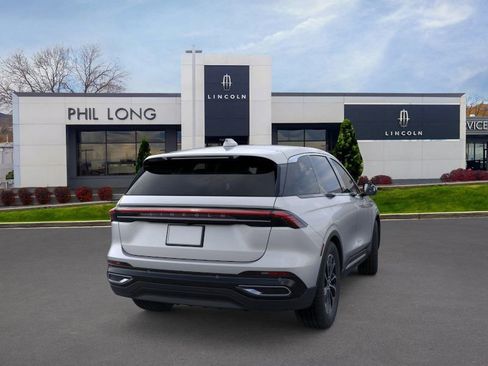 New 2026 Lincoln Nautilus Premier image 8