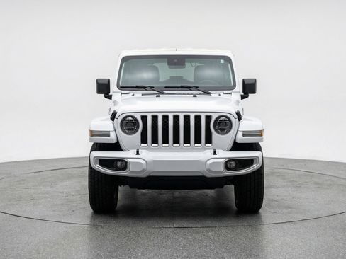Used 2025 Jeep Wrangler Sahara image 2