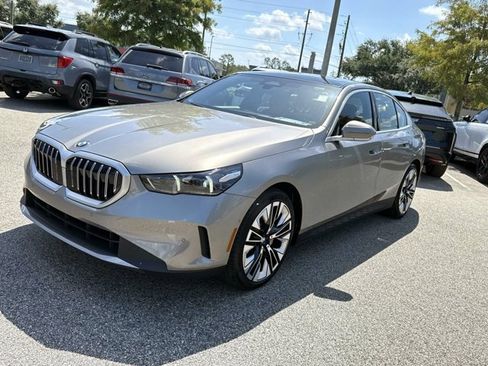 Used 2026 BMW 530i RWD image 7