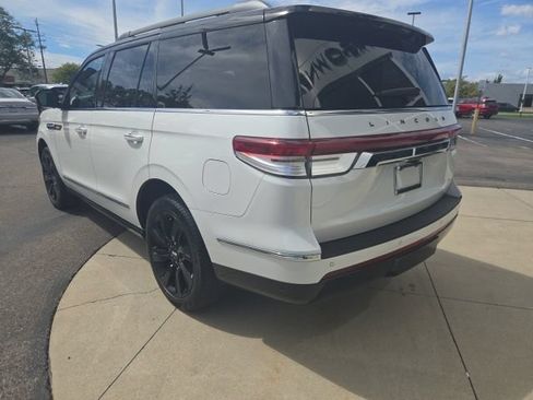 Certified 2024 Lincoln Navigator Black Label AWD/4WD image 17